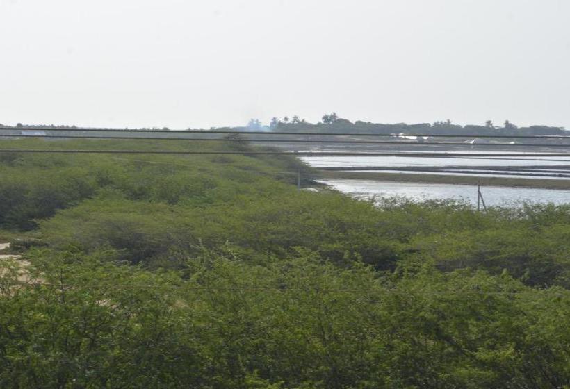 Отель Samren Restaurant And Guest House