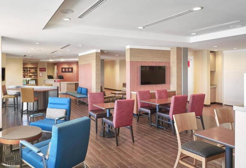 Отель Towneplace Suites By Marriott Medicine Hat