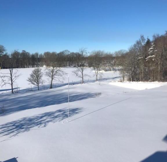 Hunnebergs Gård Hostel & Camping