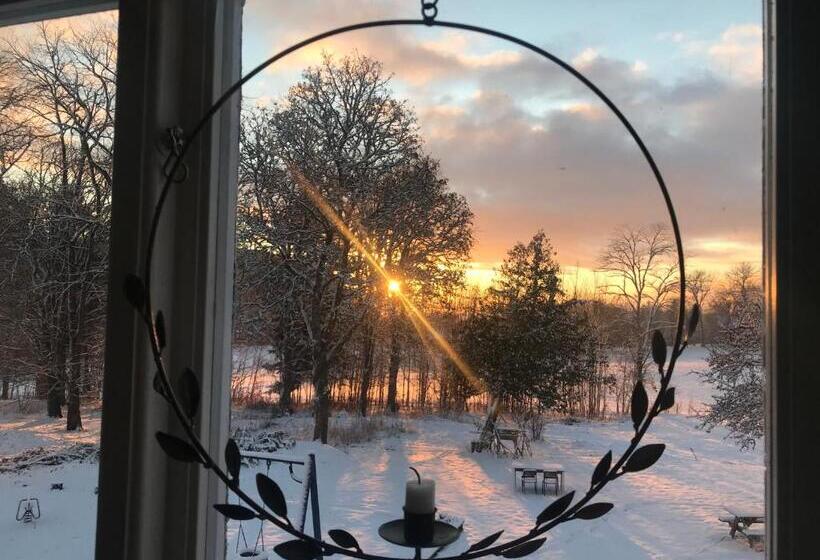 Hunnebergs Gård Hostel & Camping