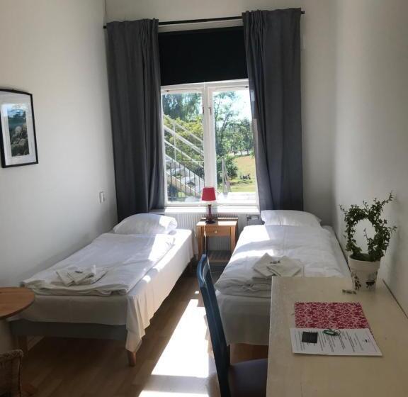 Hunnebergs Gård Hostel & Camping