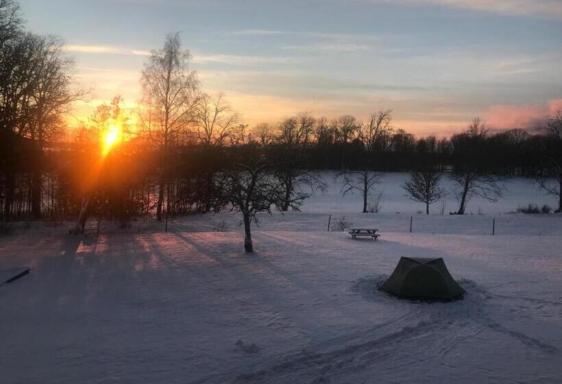 Hunnebergs Gård Hostel & Camping