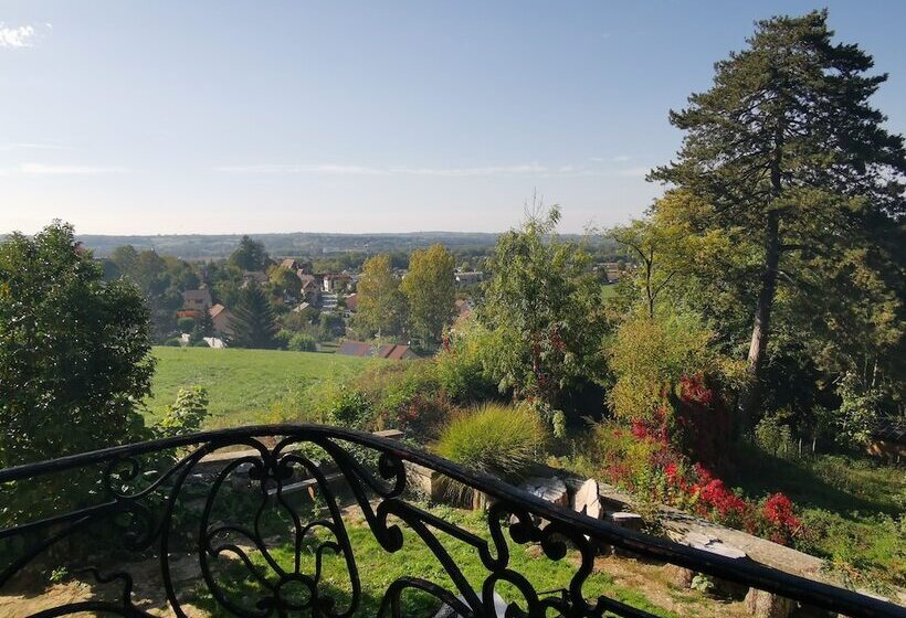 بنسيون Chateau De Saintgenix