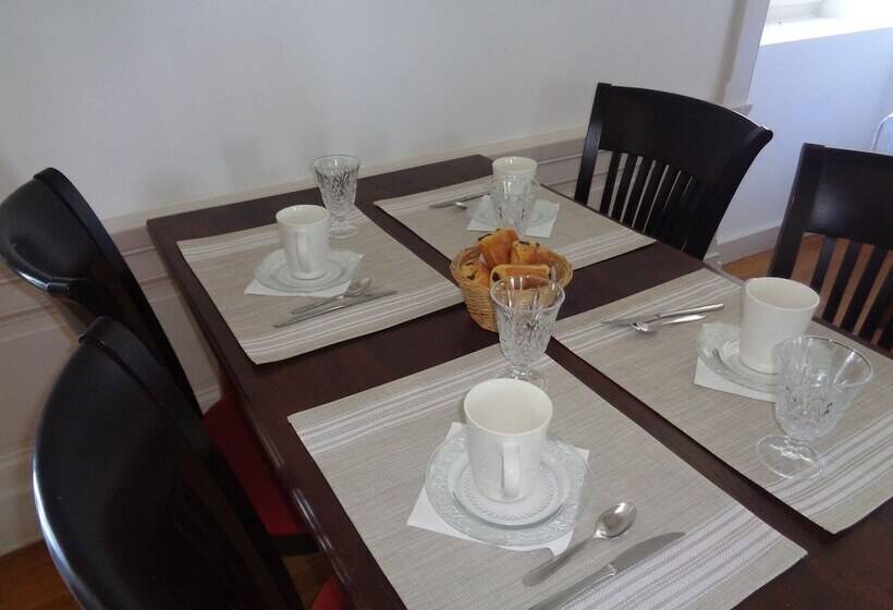 بنسيون Chateau De Saintgenix