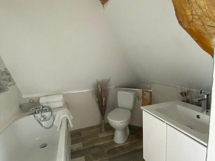 بنسيون Chateau De Saintgenix