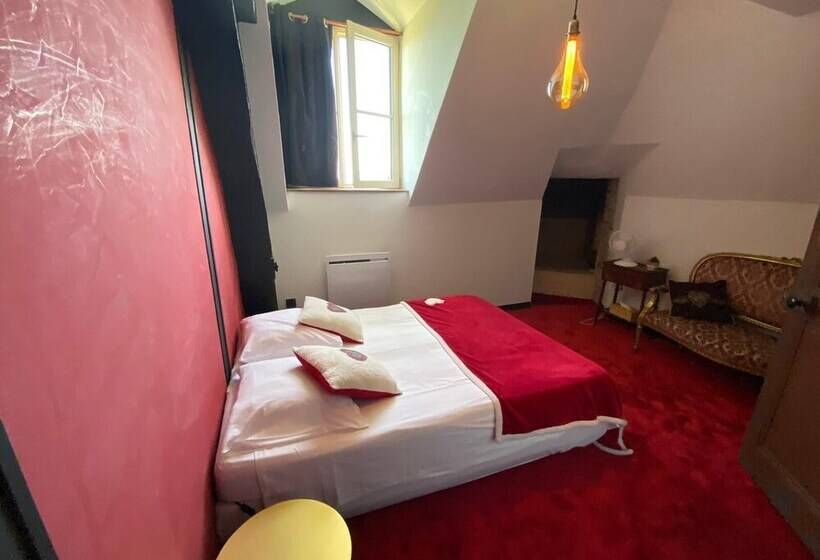 بنسيون Chateau De Saintgenix