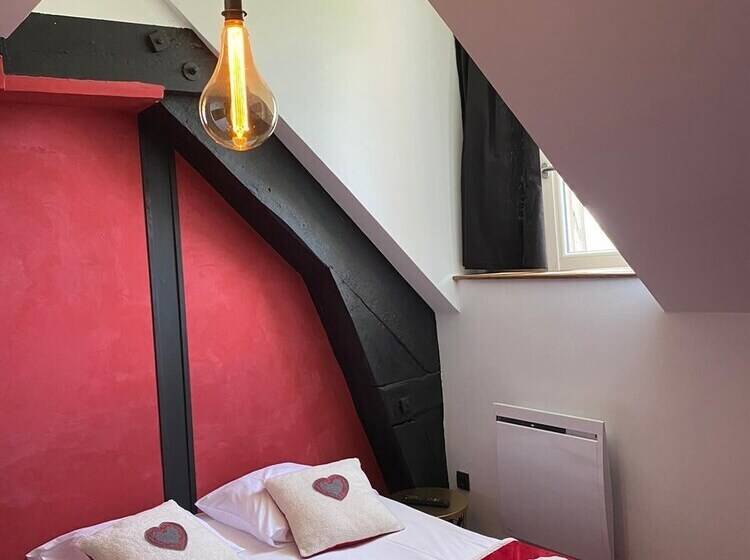 بنسيون Chateau De Saintgenix