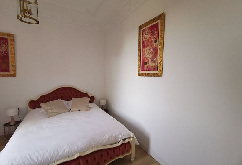 بنسيون Chateau De Saintgenix