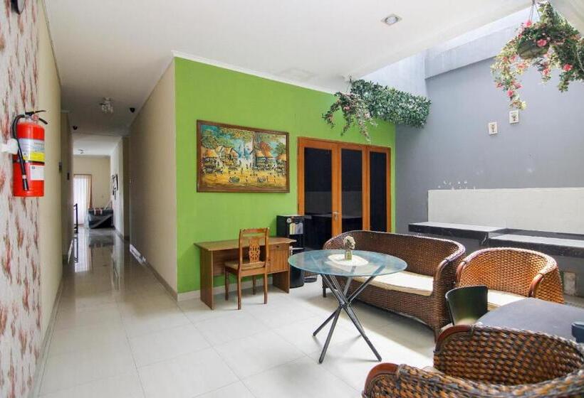 膳宿费 Reddoorz Near Kemang Square