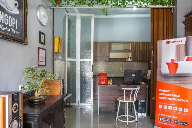 펜션 Reddoorz Syariah Near Rri Malang