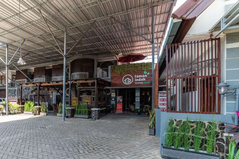 펜션 Reddoorz Syariah Near Rri Malang