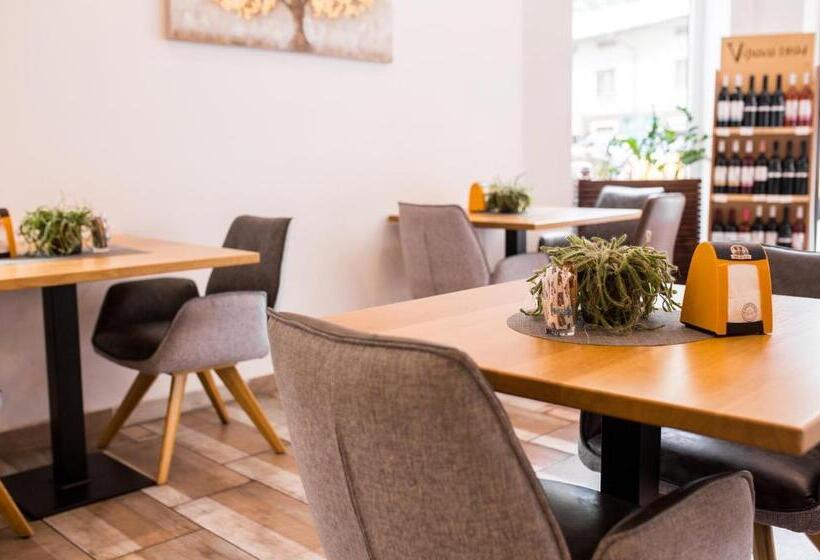 تختخواب و صبحانه Sunny Rooms