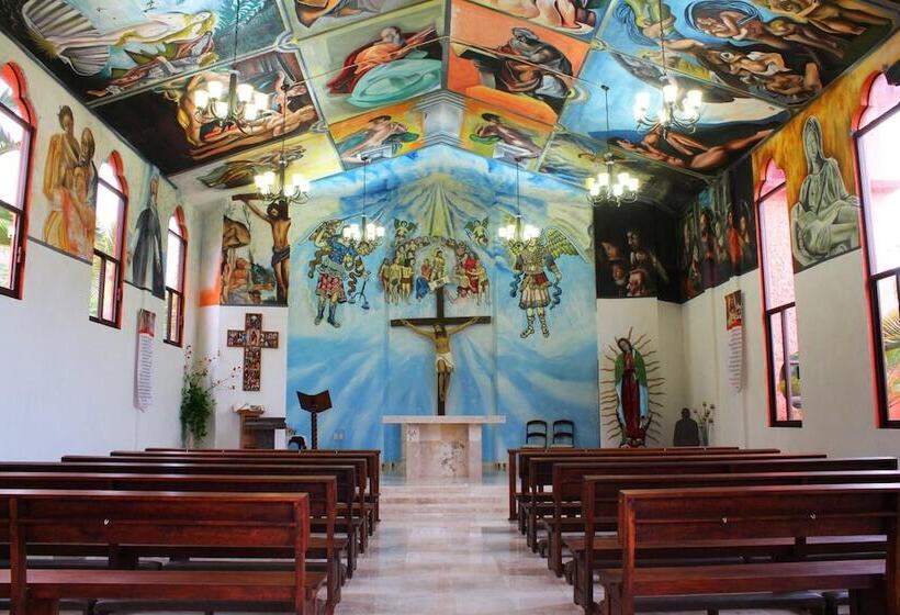 Camino Mexicano Hotel & Resort