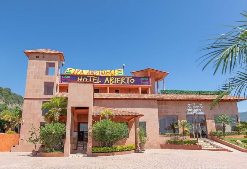Camino Mexicano Hotel & Resort