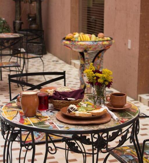 Camino Mexicano Hotel & Resort