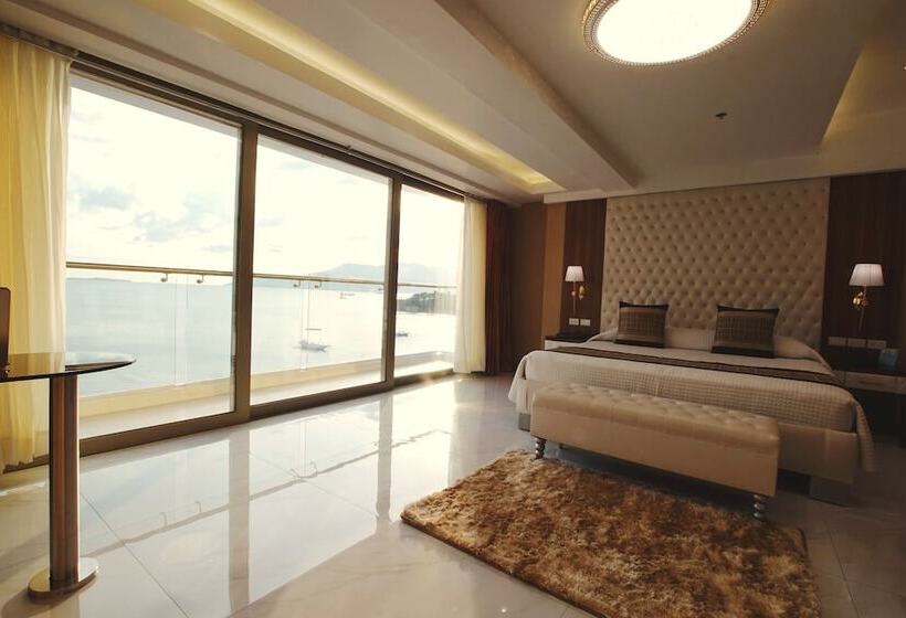 Central Park Reef Resort