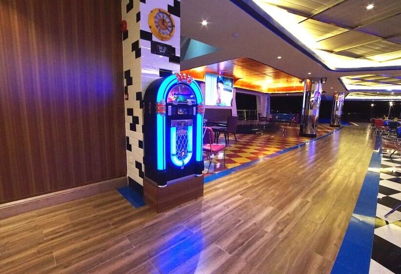 Central Park Reef Resort