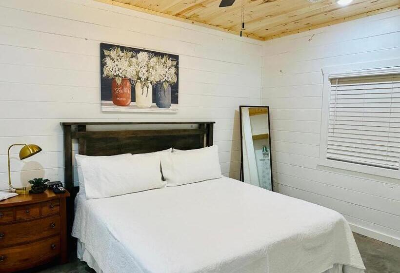 호텔 Knotty Squirrel Cabins