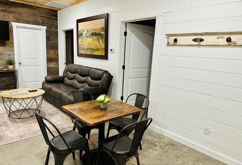 호텔 Knotty Squirrel Cabins