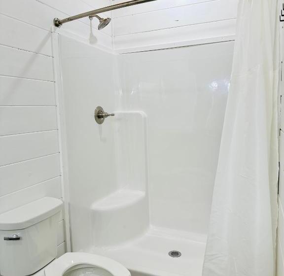 호텔 Knotty Squirrel Cabins