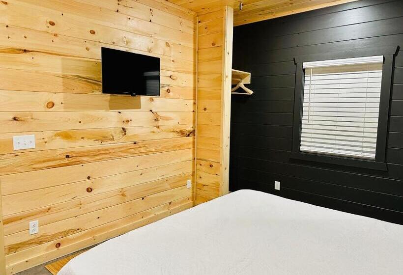 호텔 Knotty Squirrel Cabins