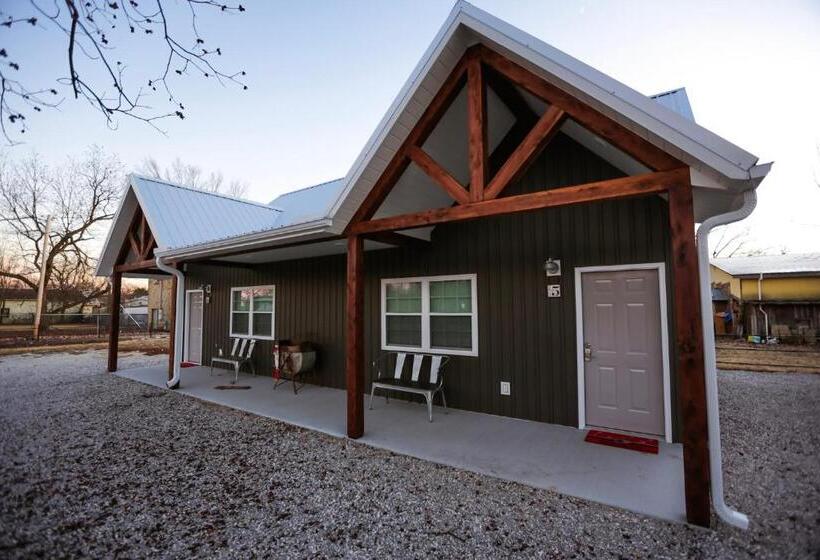 호텔 Knotty Squirrel Cabins