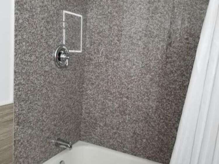 בית מלון כפרי Lone Star Inn By Fairbridge