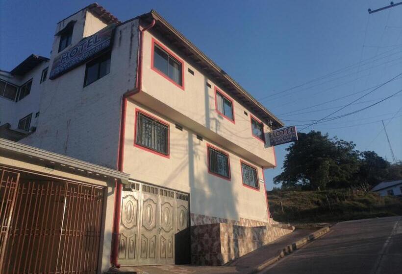 هتل Mi Techito Curiteño