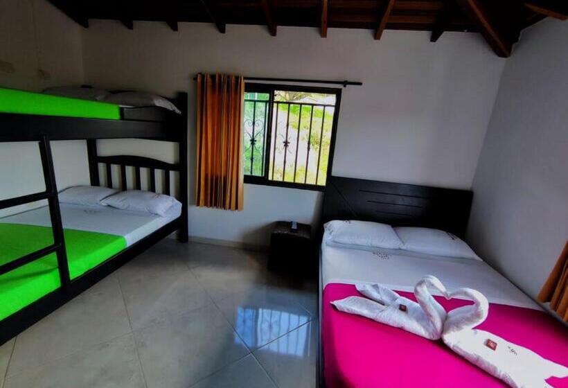 בית מלון כפרי Mi Techito Curiteño