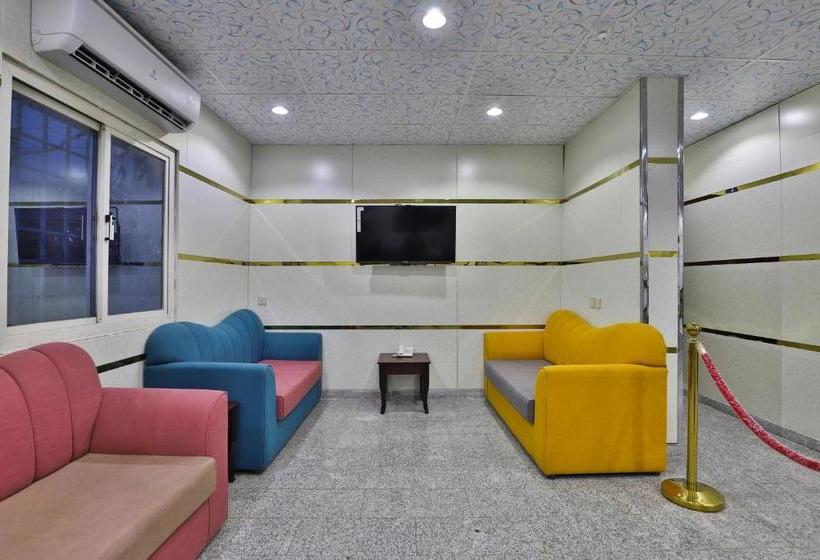 Отель Oyo 285 Masharef Furnished Units In