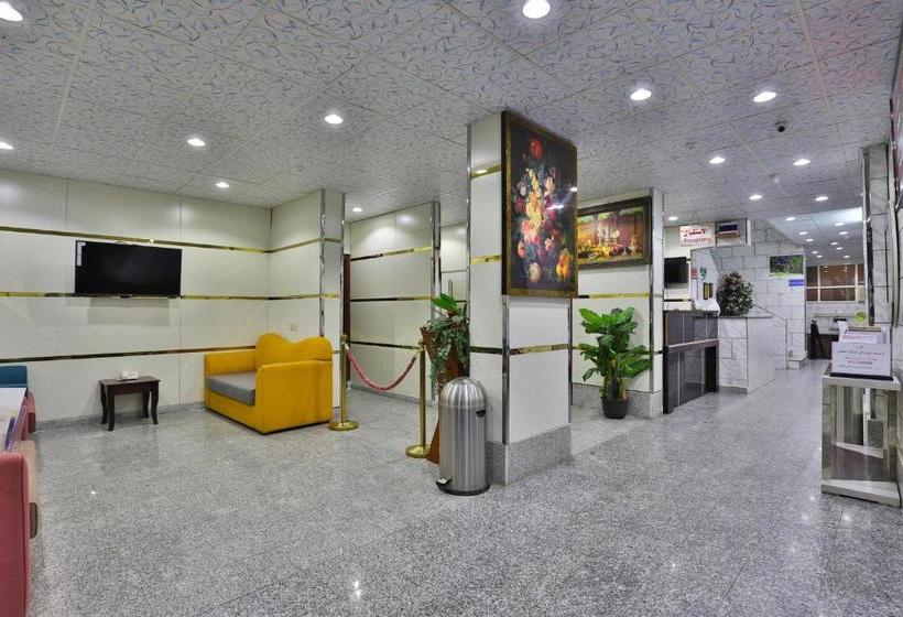 Отель Oyo 285 Masharef Furnished Units In