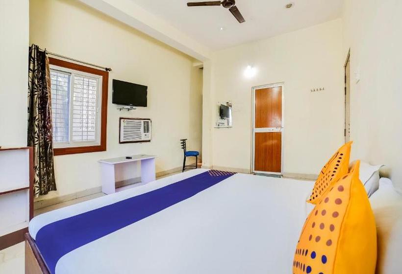 فندق Spot On 45291 Bharat Lodge