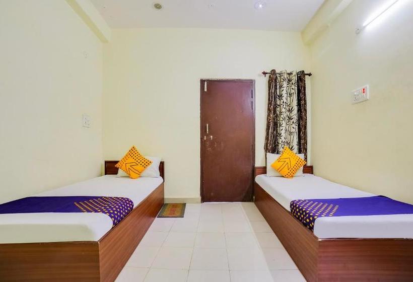 فندق Spot On 45291 Bharat Lodge