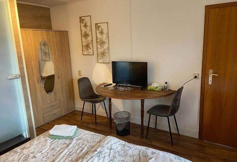 膳宿费 Gretel Von Birne