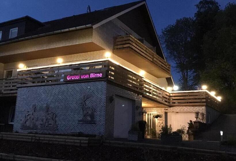 膳宿费 Gretel Von Birne