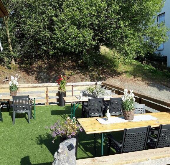 膳宿费 Gretel Von Birne