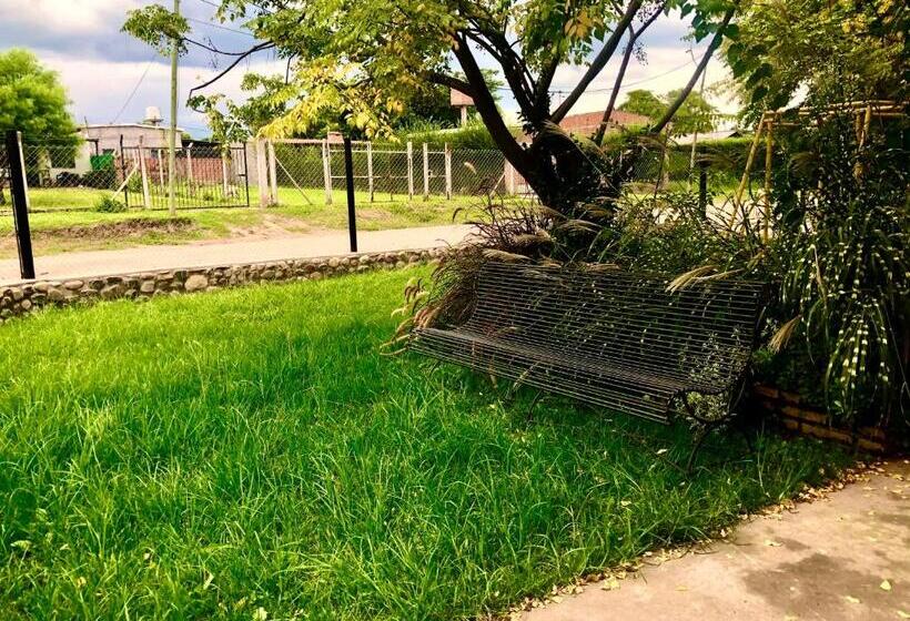 بنسيون Hostal Los Faroles Chicoana