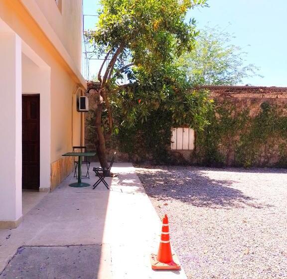 بنسيون Hostal Los Faroles Chicoana