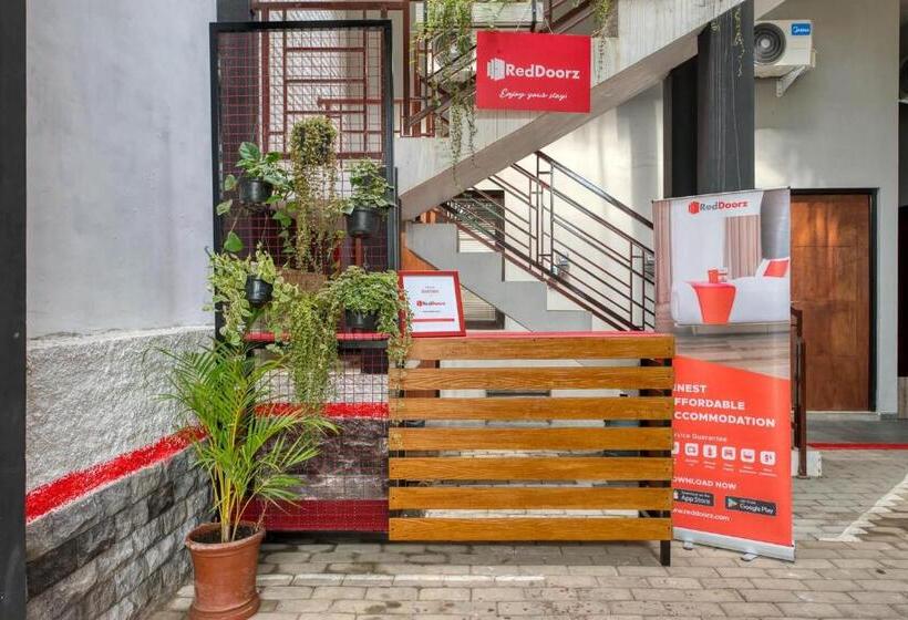 膳宿费 Reddoorz Syariah @ Jl. Cengger Ayam Dalam