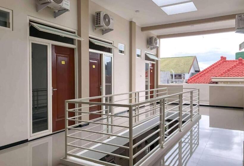 膳宿费 Reddoorz Syariah @ Jl. Cengger Ayam Dalam