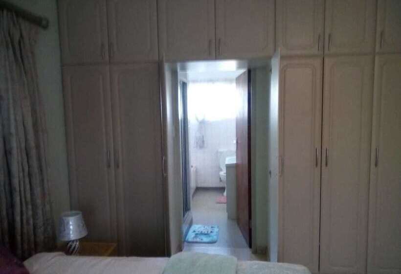 ペンション The Classio Guest House