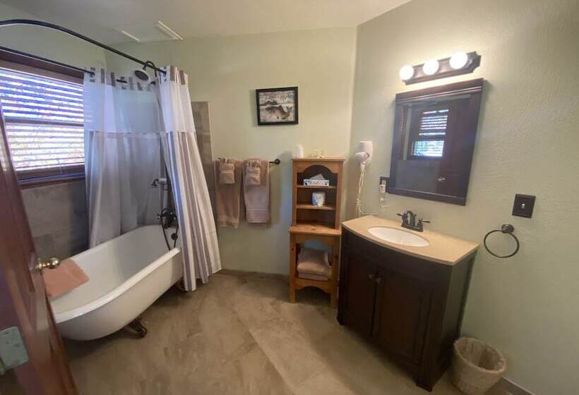 민박 The Bidwell House