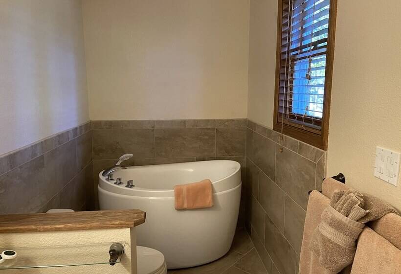 민박 The Bidwell House