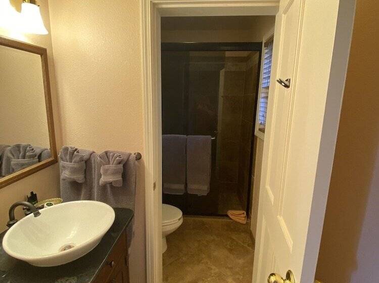 민박 The Bidwell House