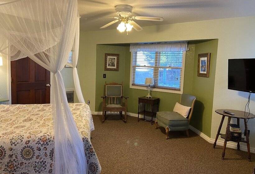 민박 The Bidwell House