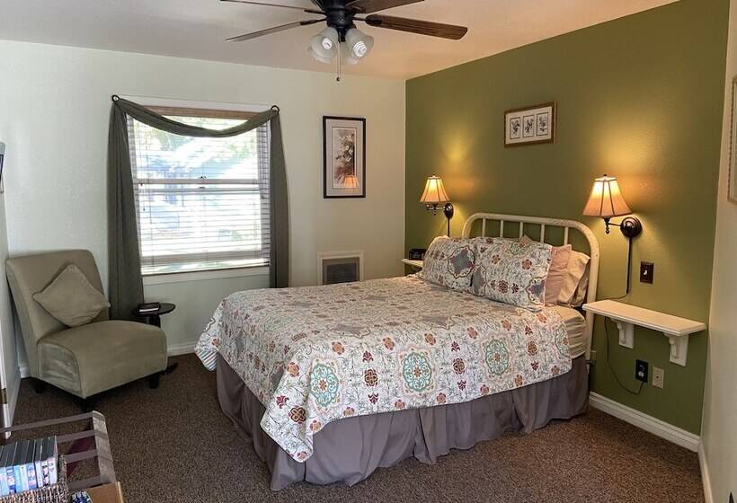 민박 The Bidwell House