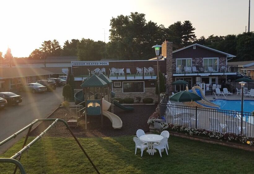 Black Hawk Motel & Suites