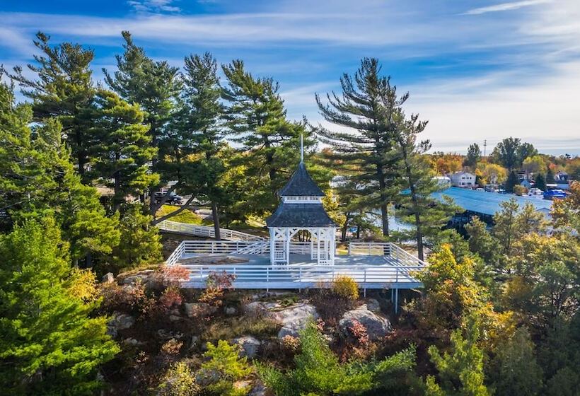 Bonnie Castle Resort & Marina