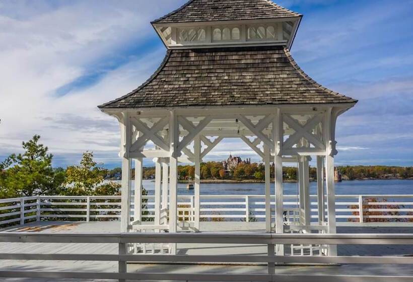 Bonnie Castle Resort & Marina