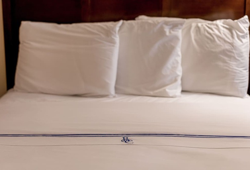 Bonnie Castle Resort & Marina